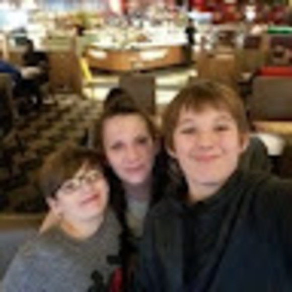 Meet your Posher, Joanne - Picture 1 of 1